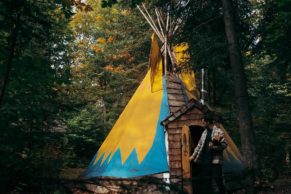 Les Toits du Monde - Tipi - Photo L Fayos