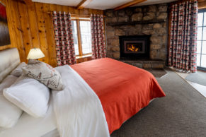 CChambre avec foyer - halets à louer dans les Laurentides - Chalets Lac à la Truite