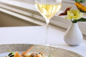 Table du restaurant - Stonehaven Manoir | Relais & Châteaux : un hôtel de luxe au Québec, dans les Laurentides